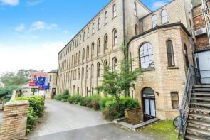 1, Markhams Court, Market Square, Buckingham MK18 1XG