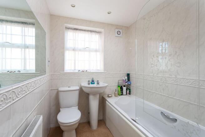 2 bed Flat for sale Image 8