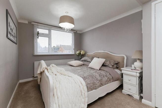 3 bed Semi-Detached Bungalow for sale Image 9