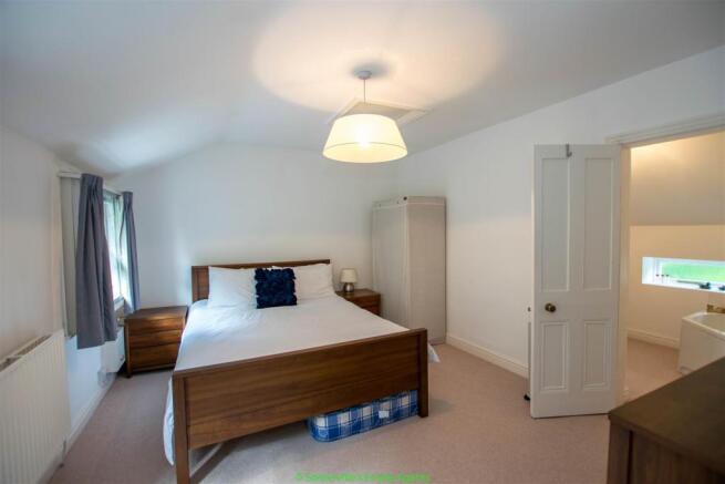 Guest Bedroom (5)