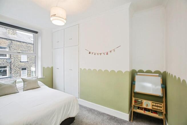 3 bed Terraced for sale Image 8