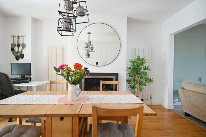 3 bed Semi-Detached for sale Image 8
