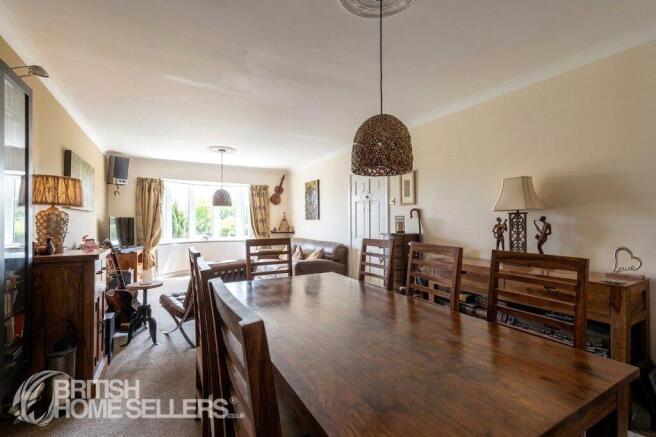 3 bed Bungalow for sale Image 4