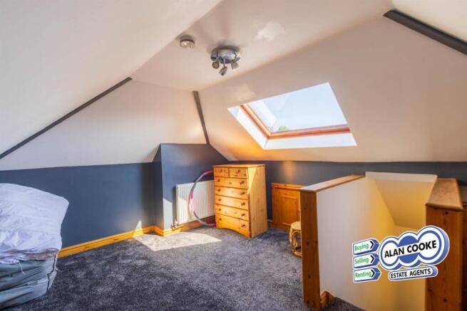 5 bed Detached for sale Image 10