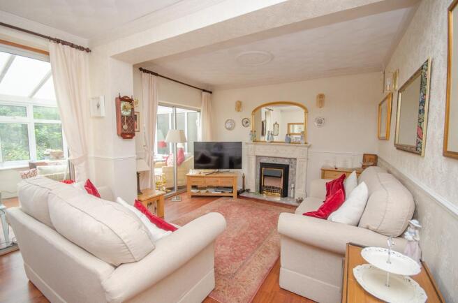 family room 1.jpg