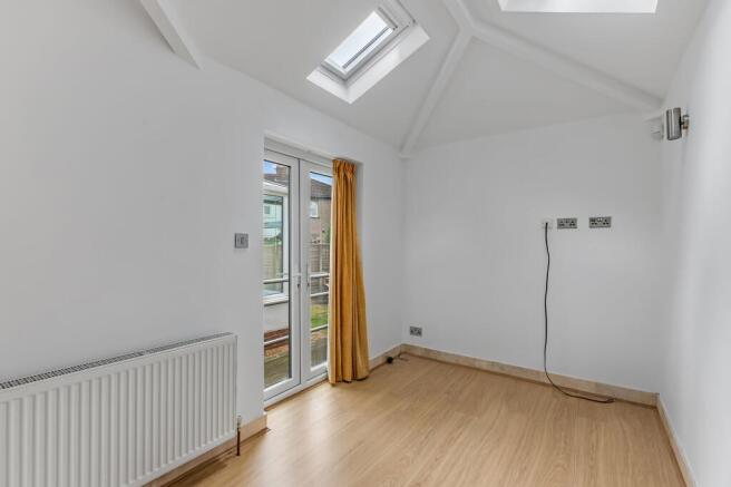 3 bed Semi-Detached for sale Image 8