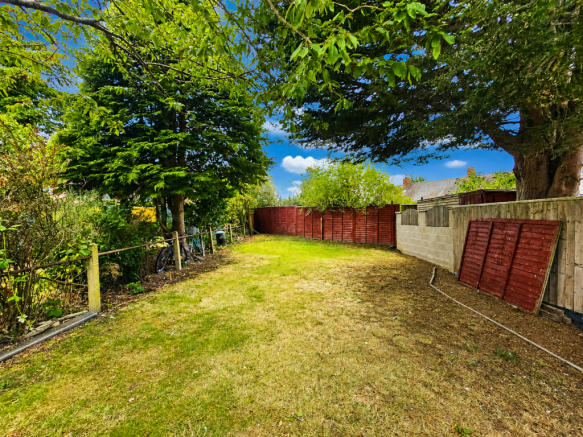 3 bed Terraced for sale Image 11