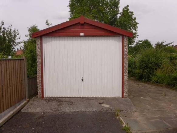 19. Garage