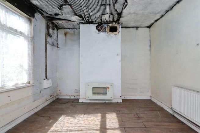 3 bed Terraced for sale Image 5