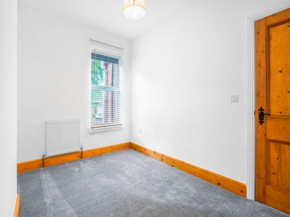 2 bed Terraced to rent Image 12