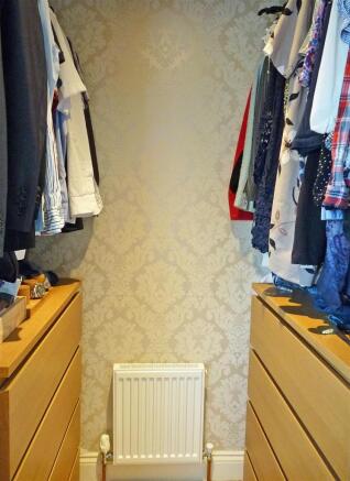 WALK IN WARDROBE