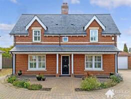 11, Saltings Crescent, Colchester CO5 8GG