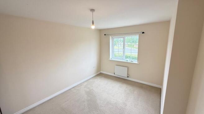 4 bed Detached to rent Image 5