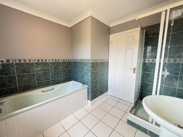 BATHROOM 2