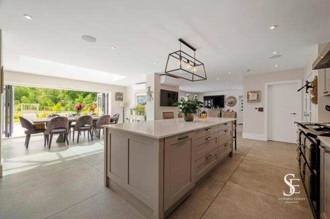 Kitchen to Dining Area