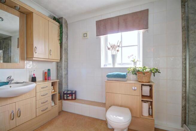 Ensuite Shower Room.jpg