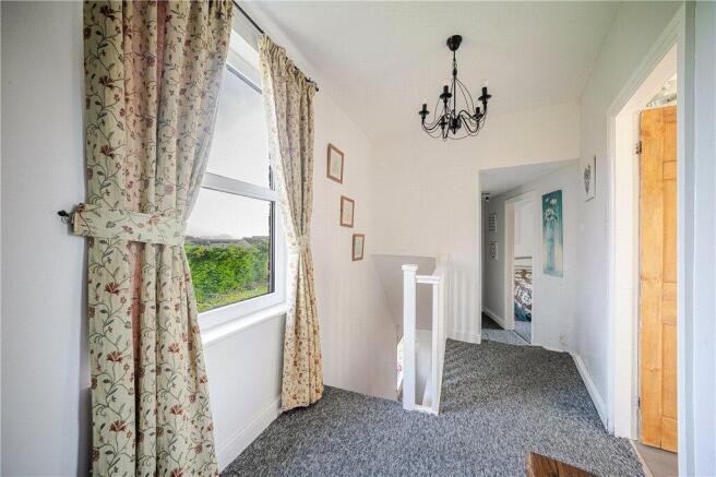 4 bed Semi-Detached for sale Image 12