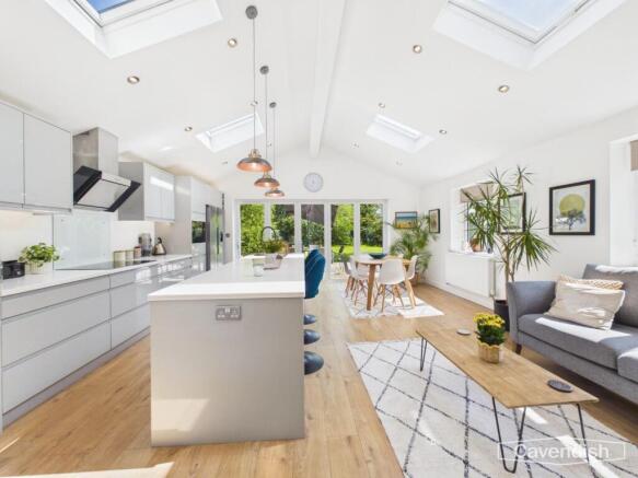 KITCHEN/DINING & FAMILY ROOM