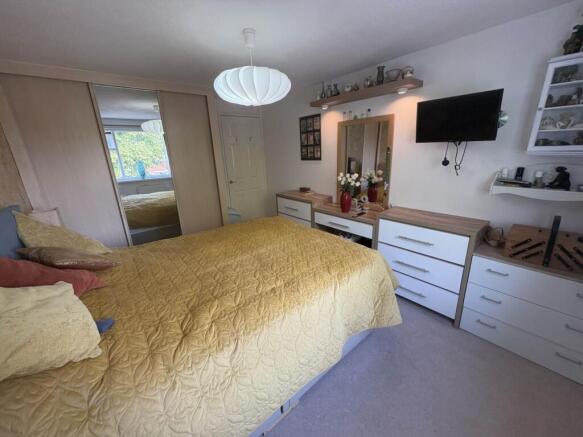 2 bed Flat for sale Image 10