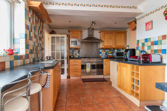 Kitchen/ Breakfast Room
