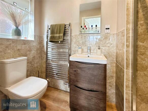 4 bed Detached for sale Image 8