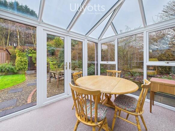 4 bed Detached for sale Image 5