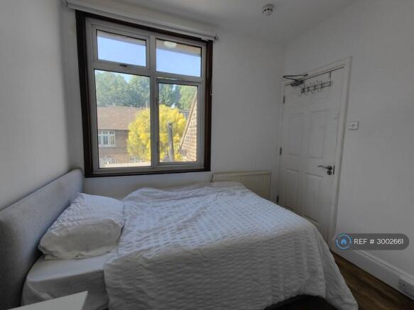 1) 4 Bed House