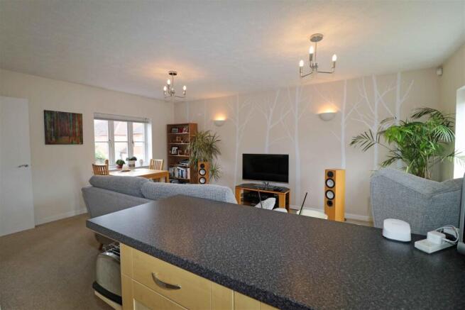 Open-plan Lounge/Dining Kitchen