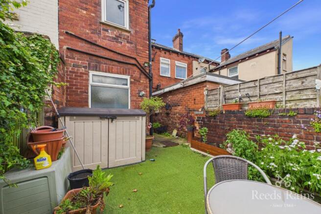 3 bed Terraced to rent Image 12