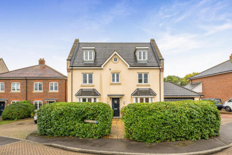 The Cobbs, Hartley Wintney, RG27
