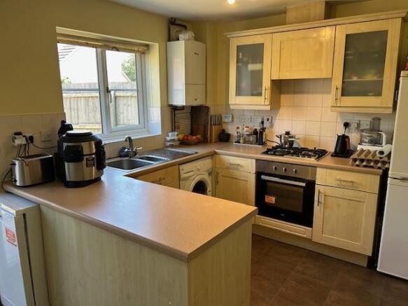 Kitchen 2.jpg