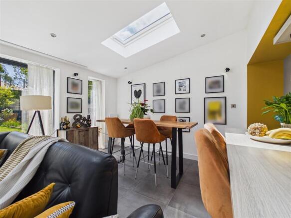 3 bed Semi-Detached for sale Image 10