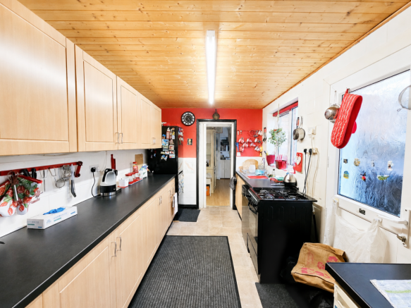 3 bed Terraced for sale Image 5