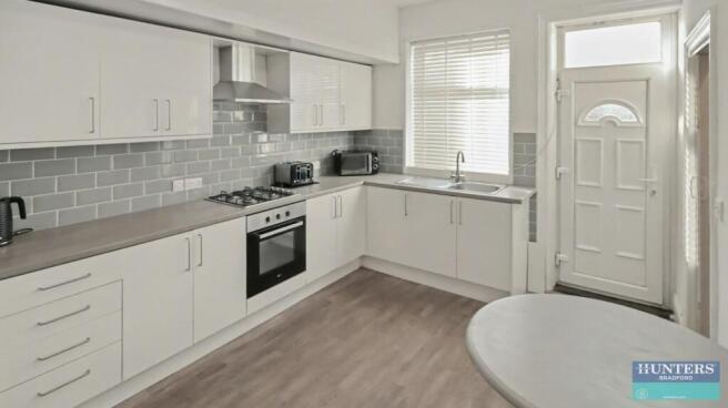 3 bed House to rent Image 5