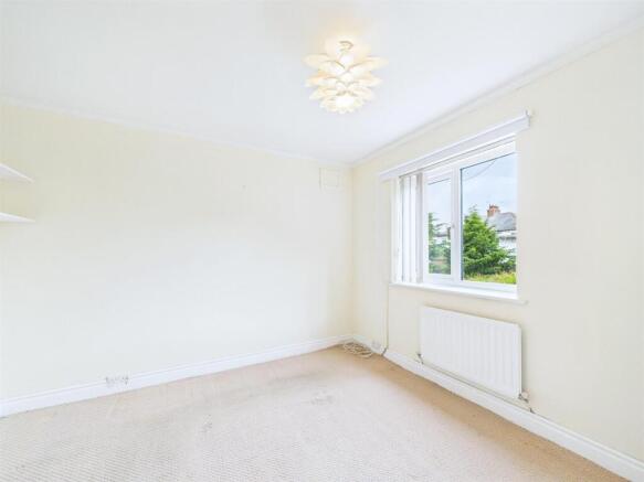 3 bed Semi-Detached for sale Image 7