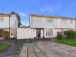 8, Churchill Avenue, Aylesbury HP21 8NA