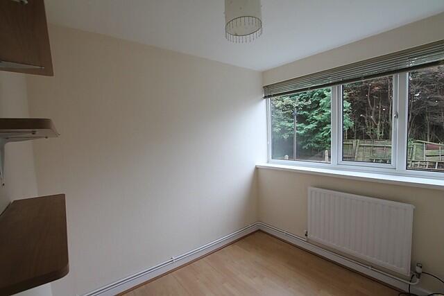 3 bed Terraced to rent Image 7