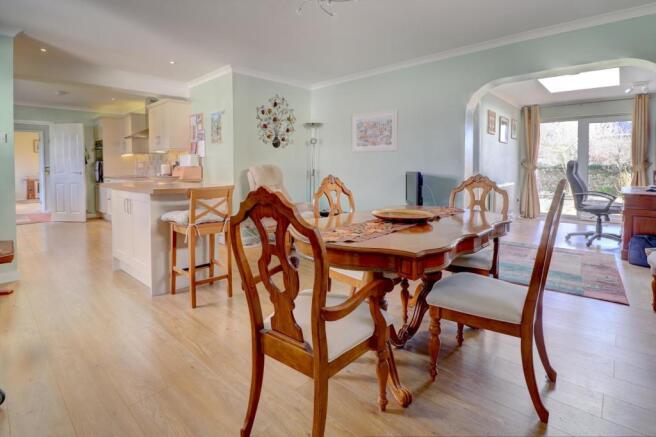 Kitchen dining ii.jpg