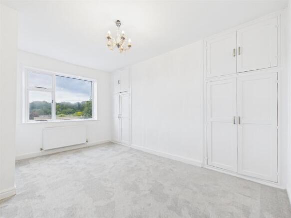 3 bed Terraced for sale Image 4