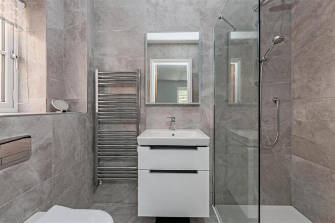 4 bed Detached for sale Image 10