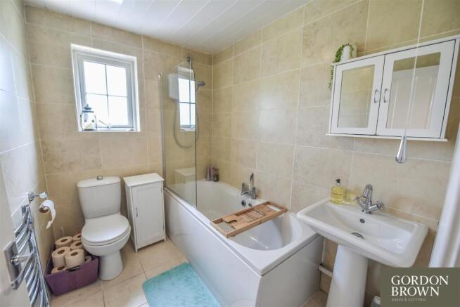 BATHROOM/WC