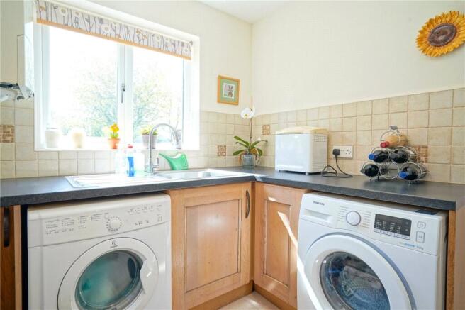 4 bed Detached for sale Image 11