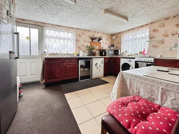 Mostyn Avenue, Syston, Leicestershire. LE7 2ES photo 4