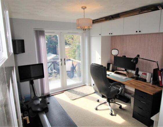 BEDROOM 2/ OFFICE