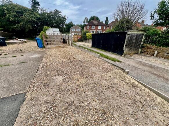 Driveway/Front Garden