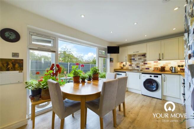 Kitchen / Dining Roo