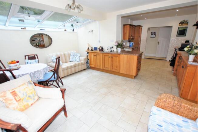 Kitchen/Breakfast rm