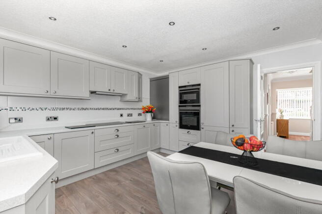 4 bed Link Detached House for sale Image 5