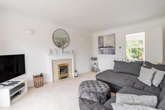 10 Muntz Crescent-7_lo.jpg