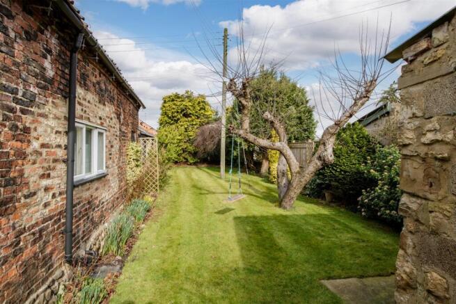 4 bed Character Property for sale Image 11